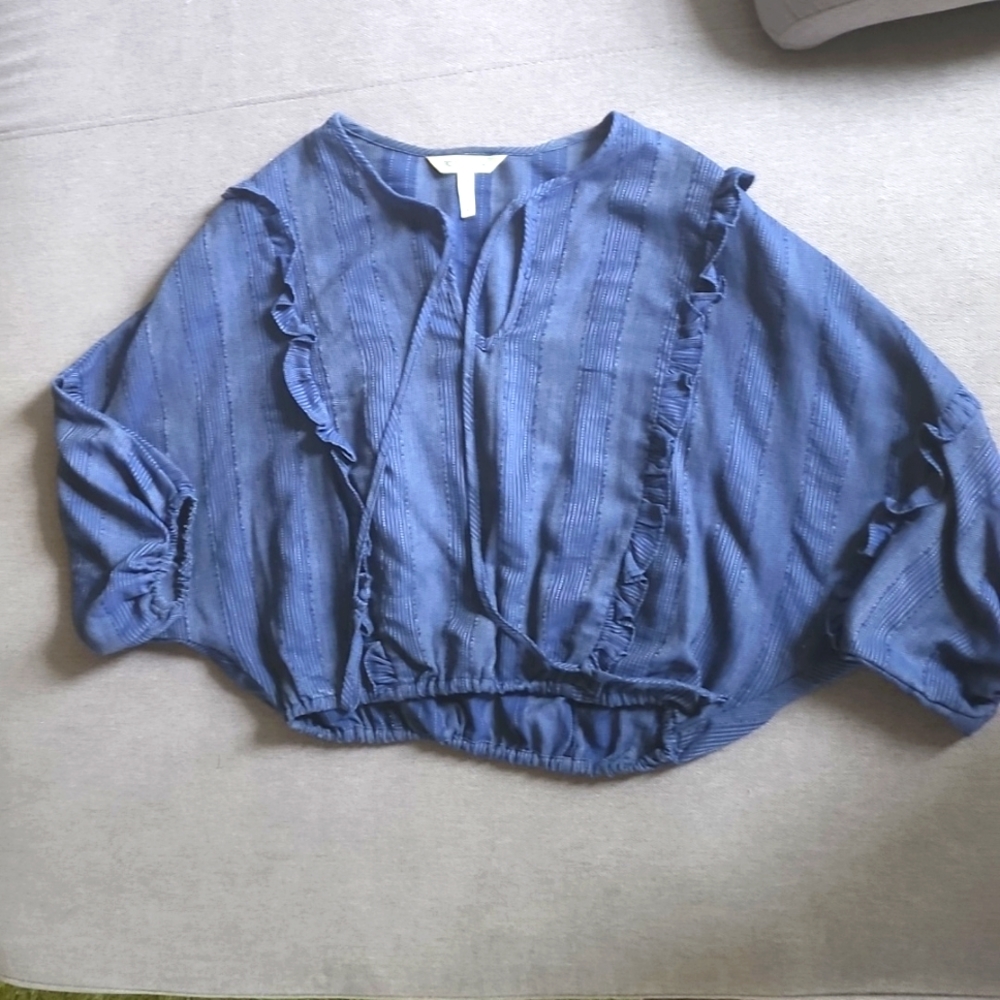 Bcbgeneration ,size xs , color blue nd White lines